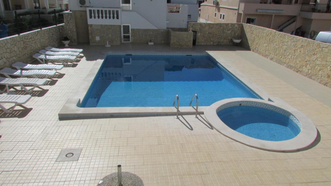 Apartamento - 2 A 4 Pessoas- Piscina Apartment Olhos de Agua  Exterior photo